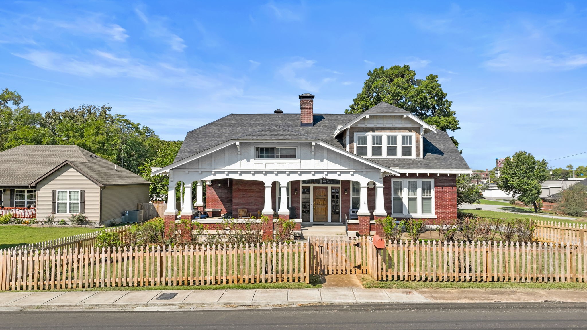527 Deery St