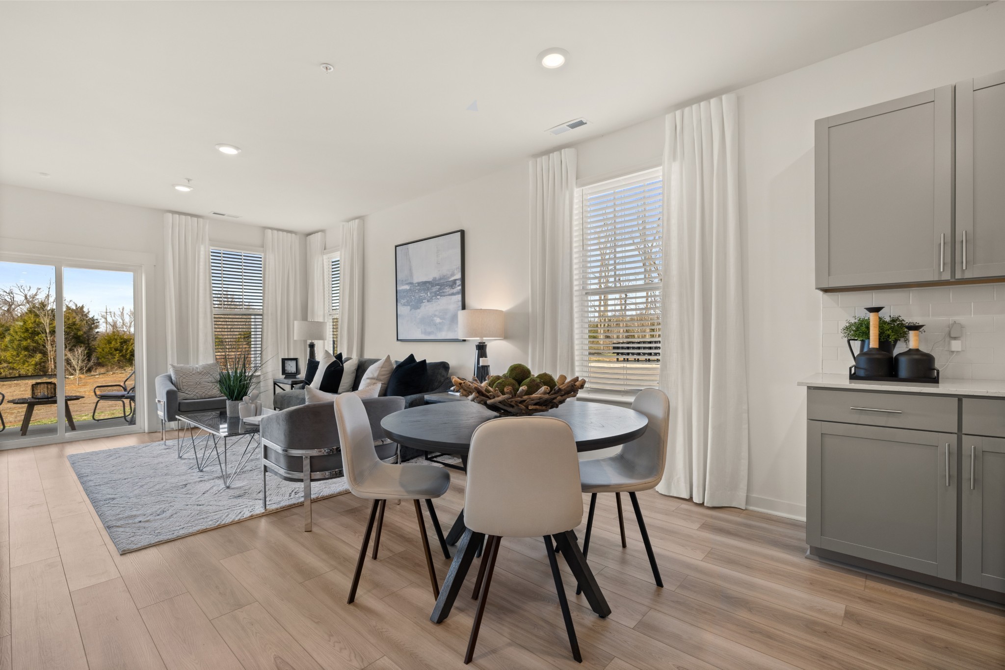 1600 Manuka Lane
