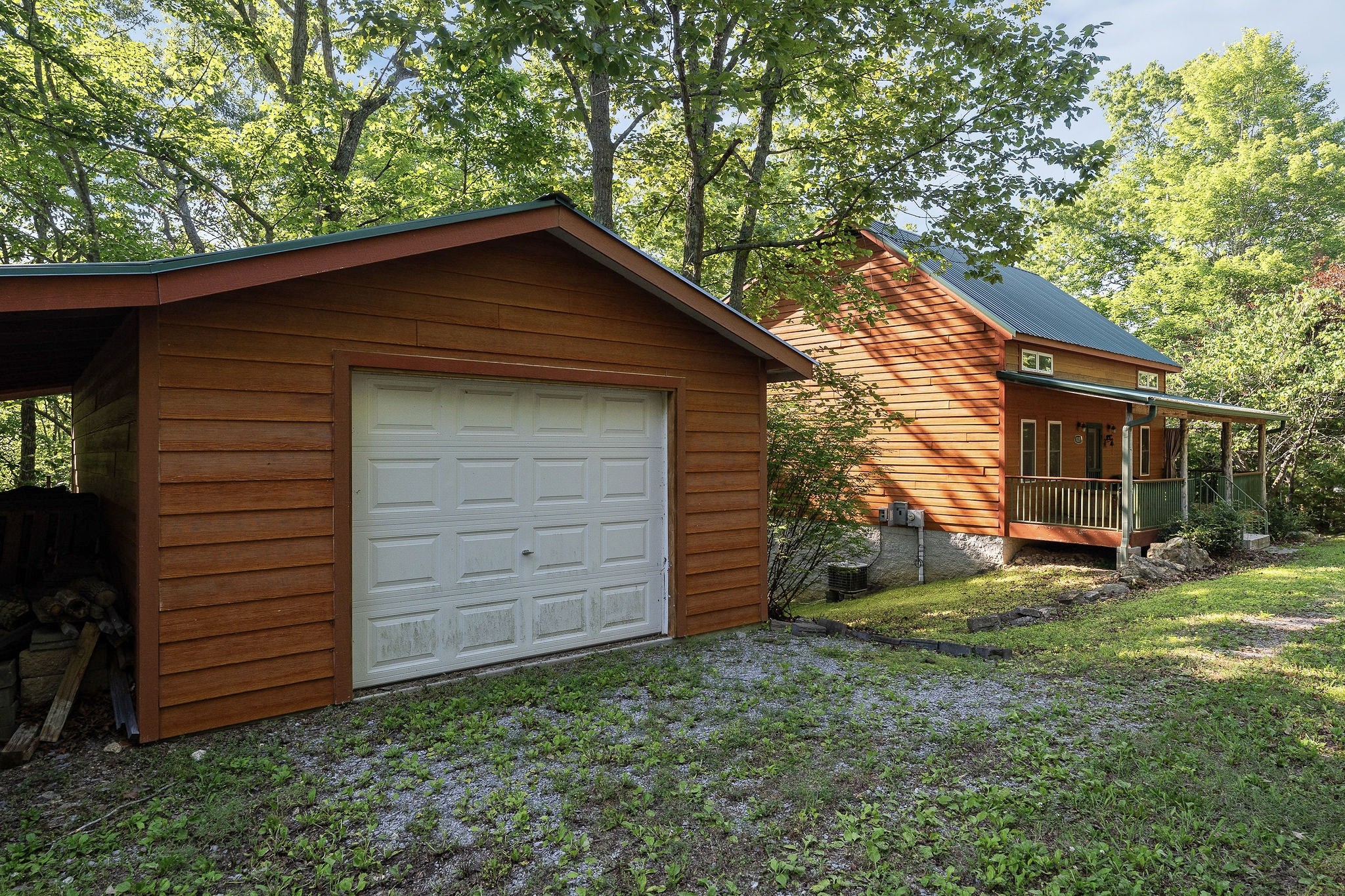 1235 Lakeview Dr