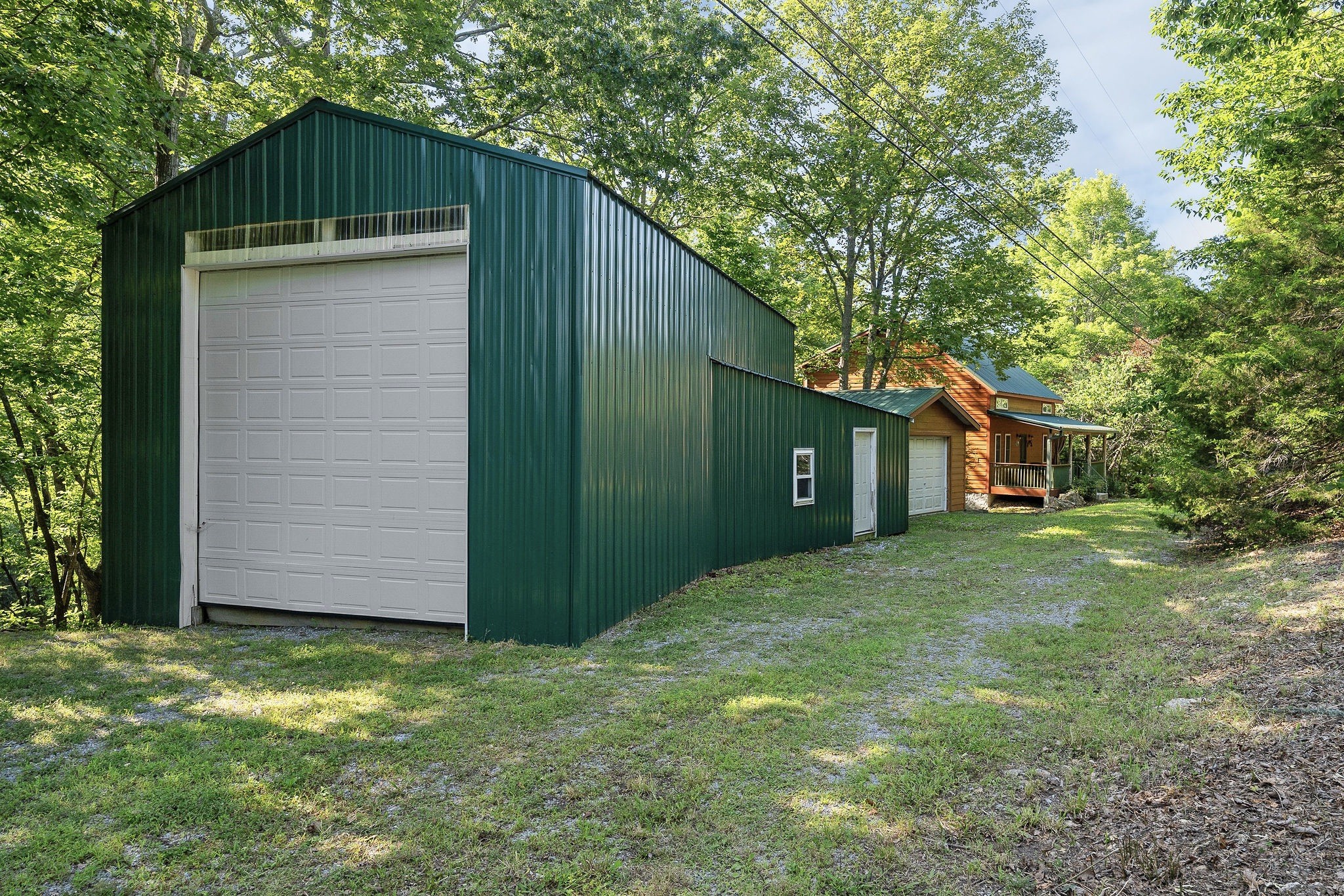 1235 Lakeview Dr