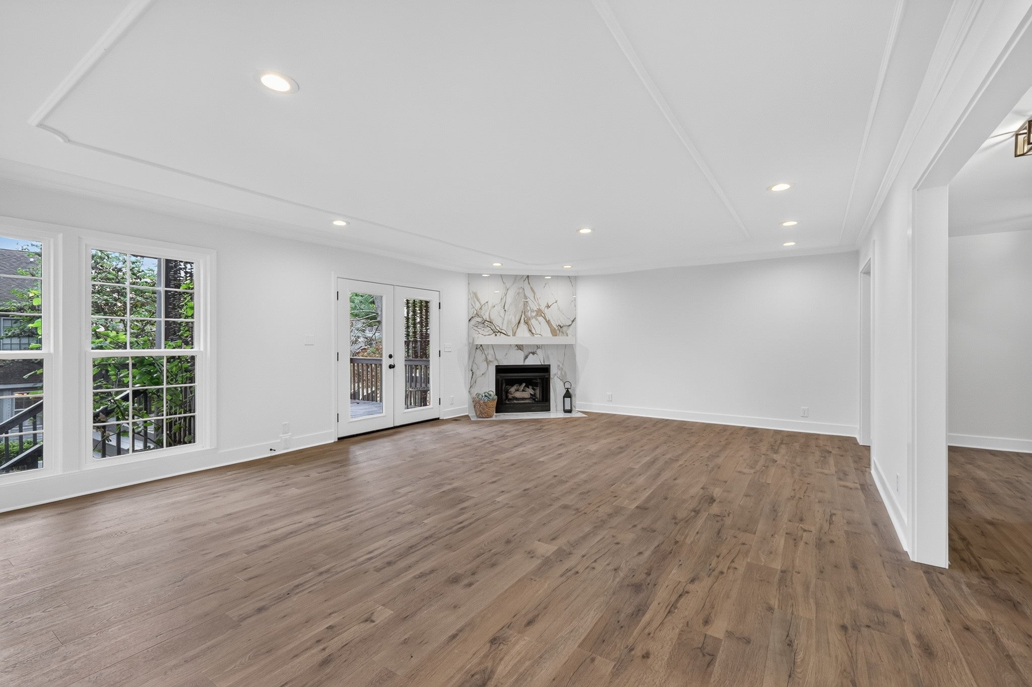 233 Hearthstone Manor Ln