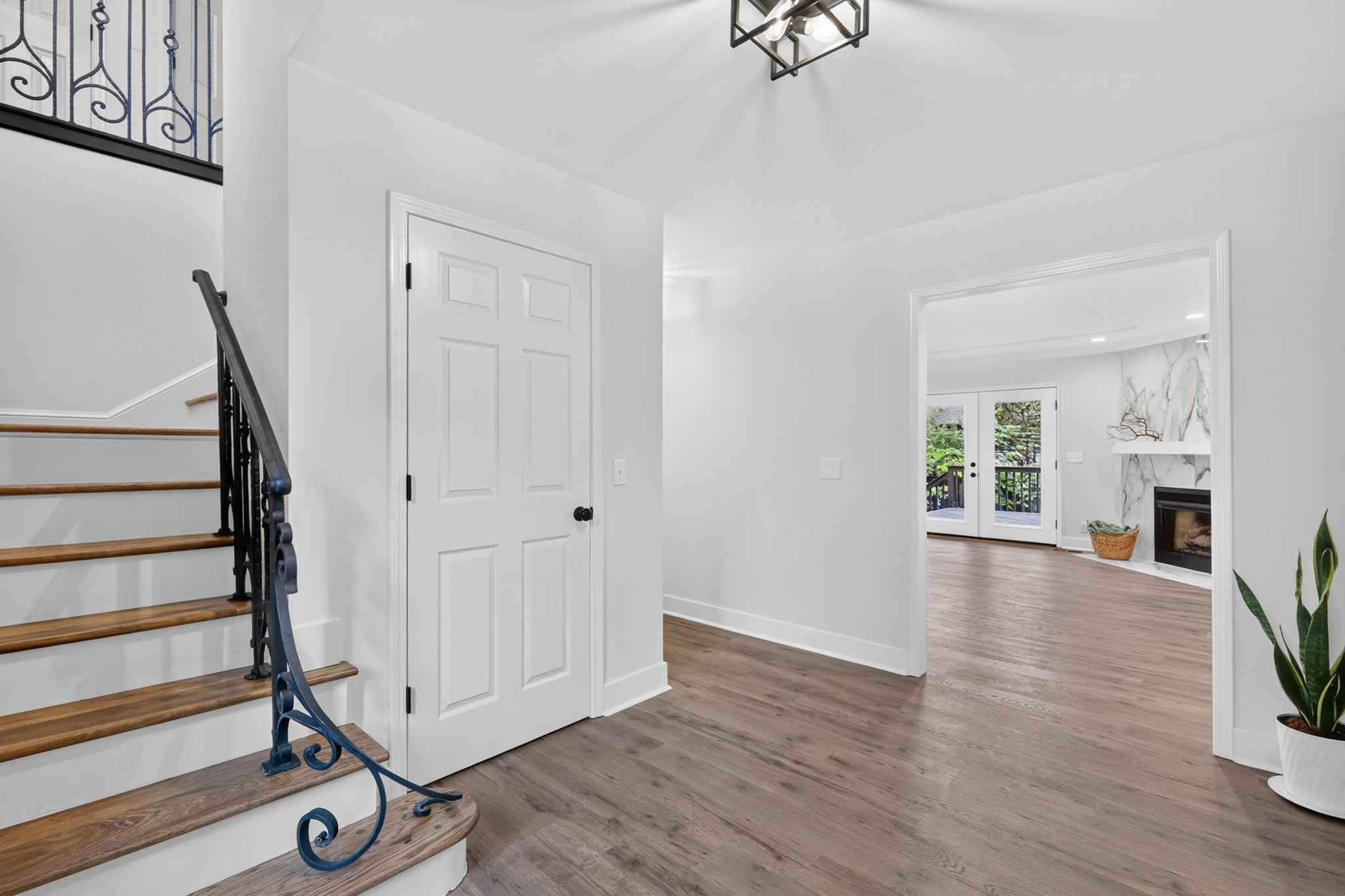 233 Hearthstone Manor Ln