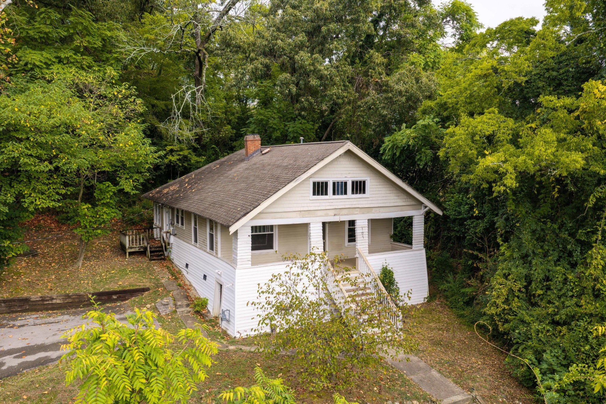 107 S Seminole Drive