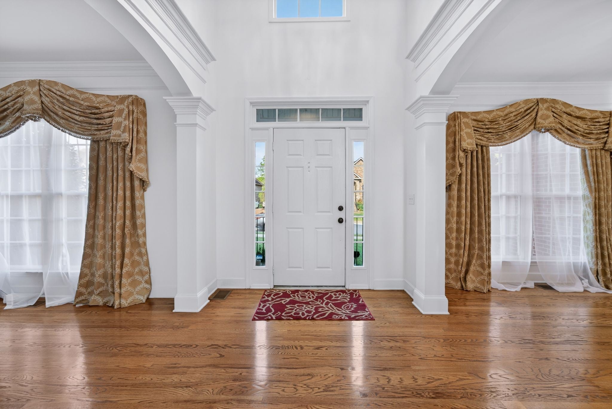5628 Montelle Ln