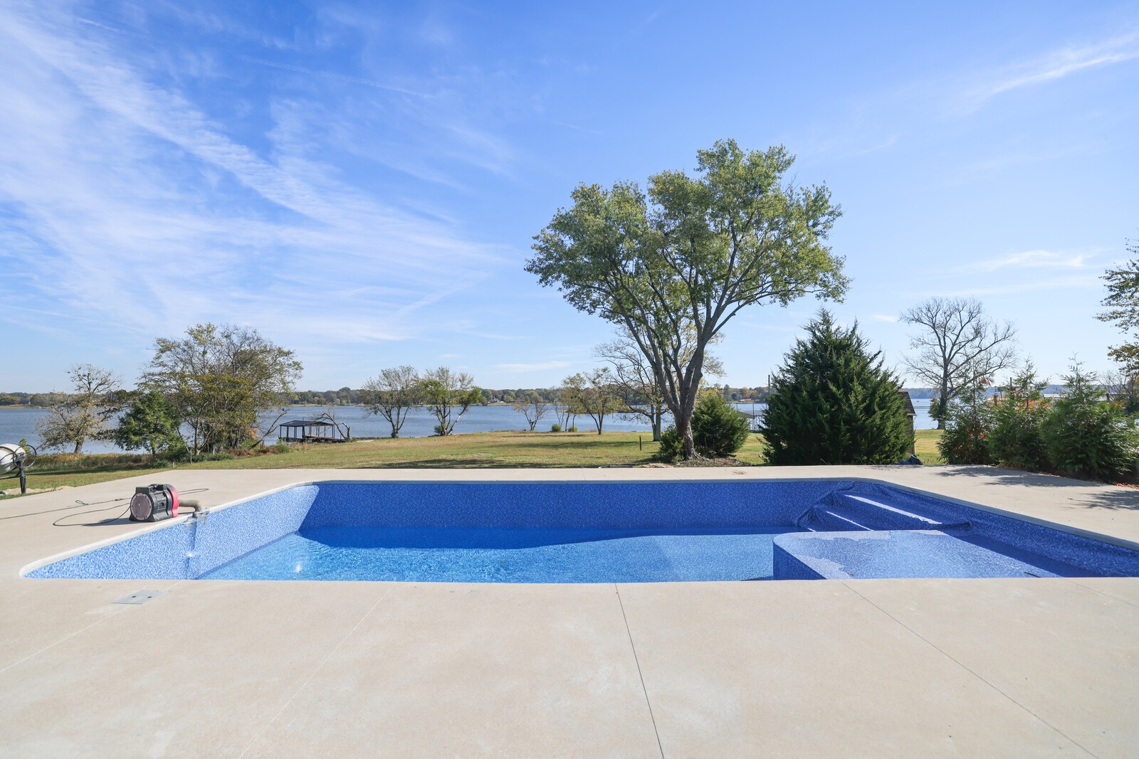 407 Sanders Ferry Rd