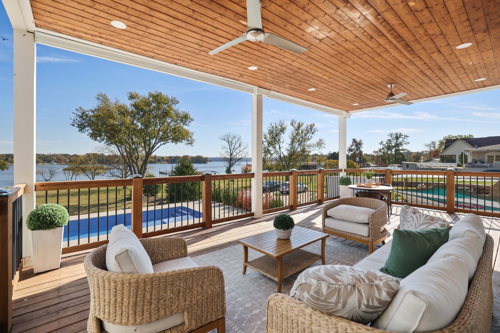 407 Sanders Ferry Rd