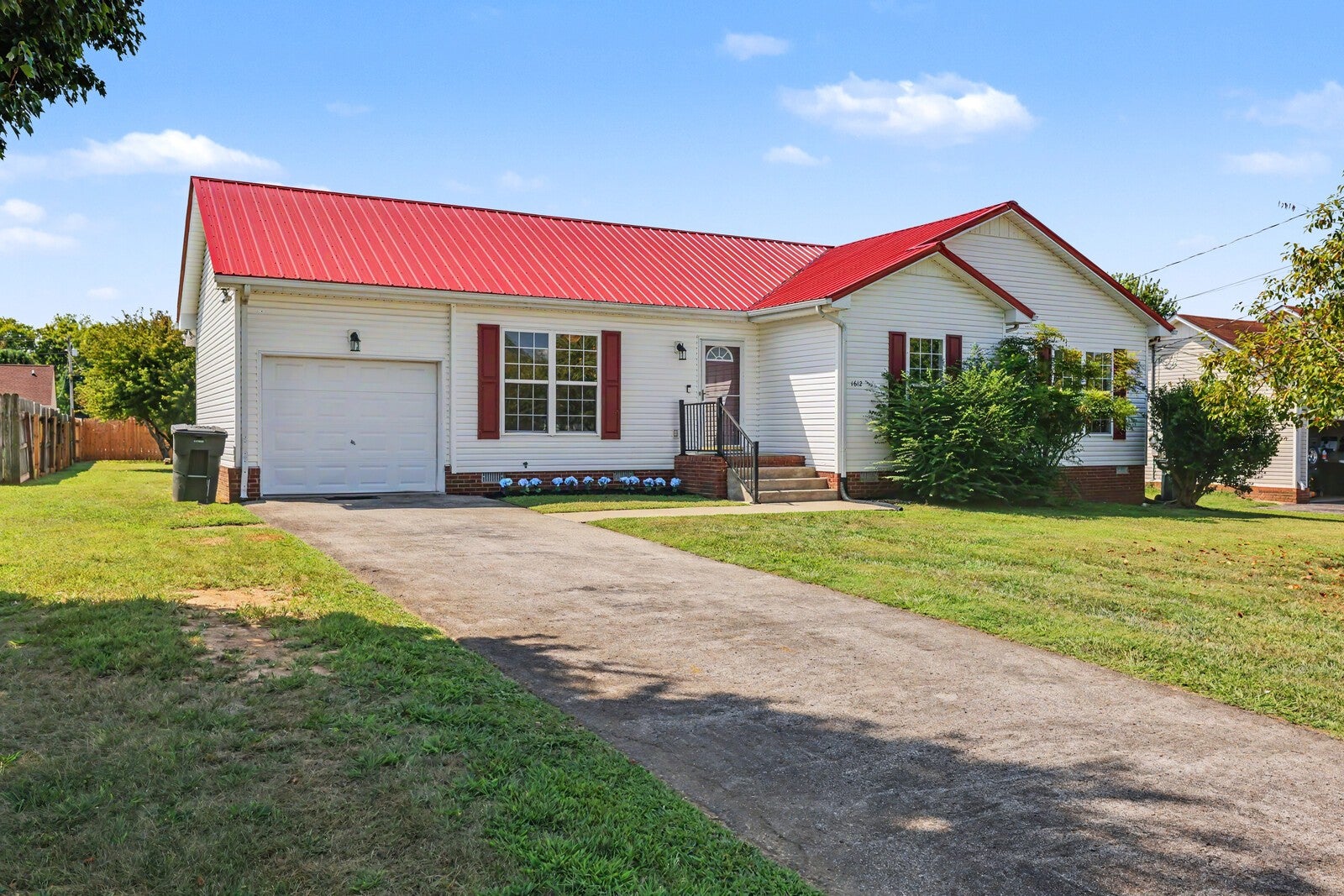 1612 London Dr
