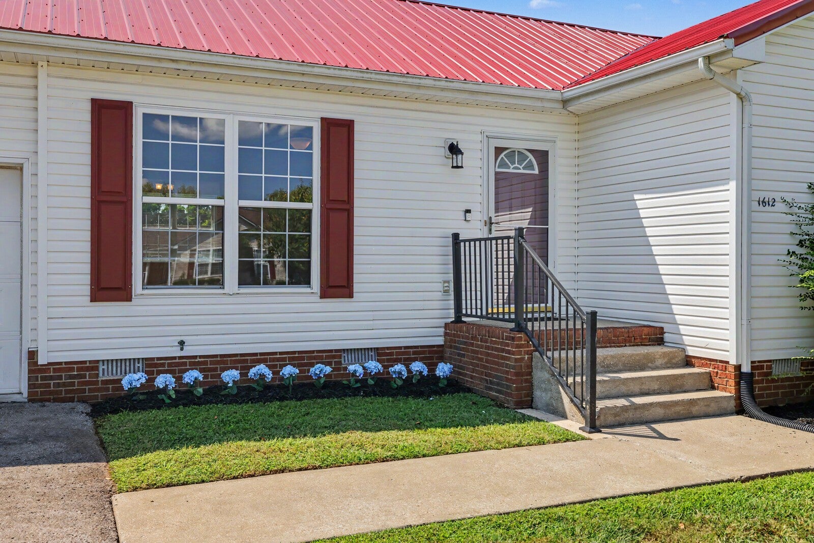 1612 London Dr