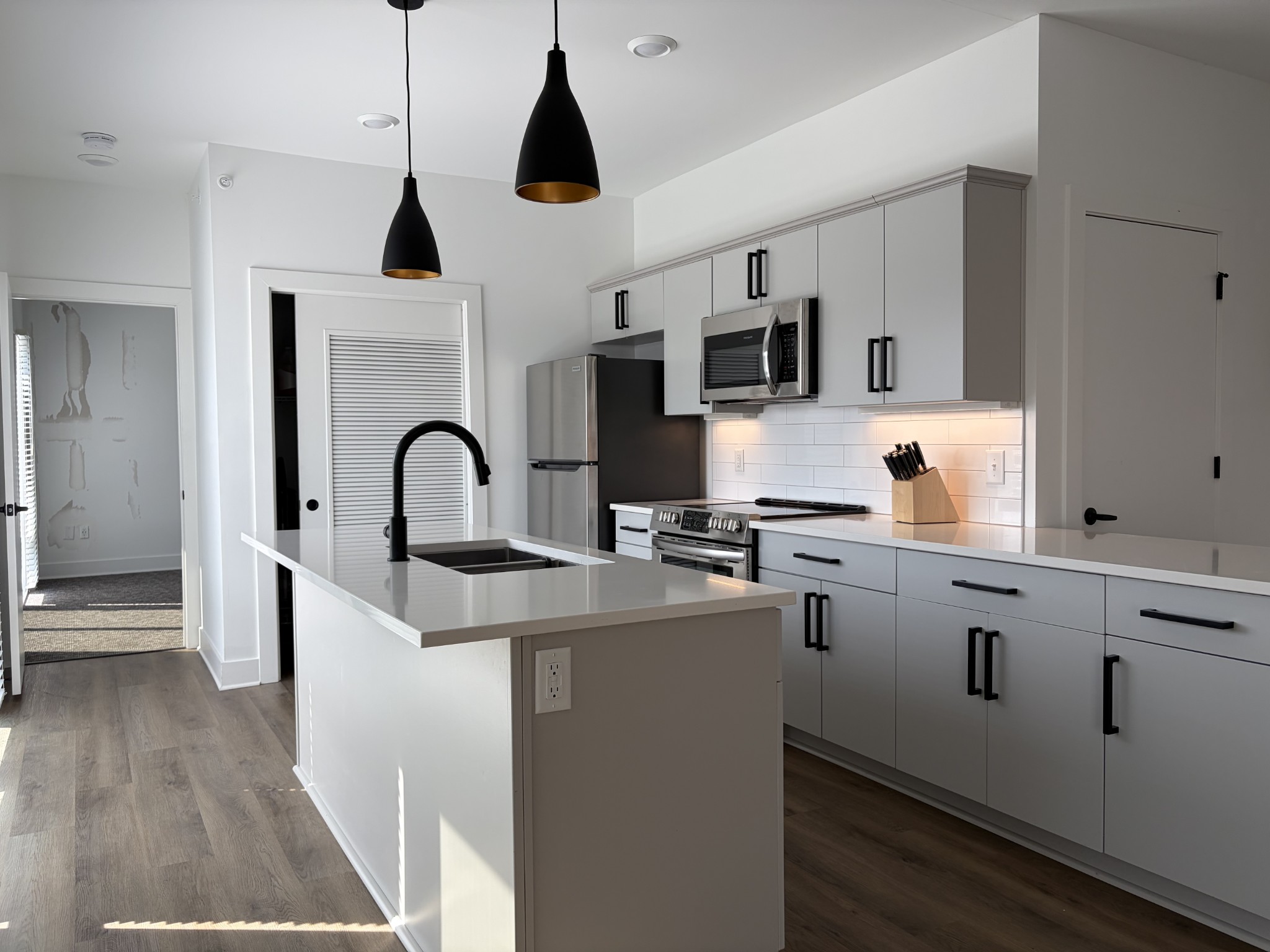 2704 Clifton Ave 404