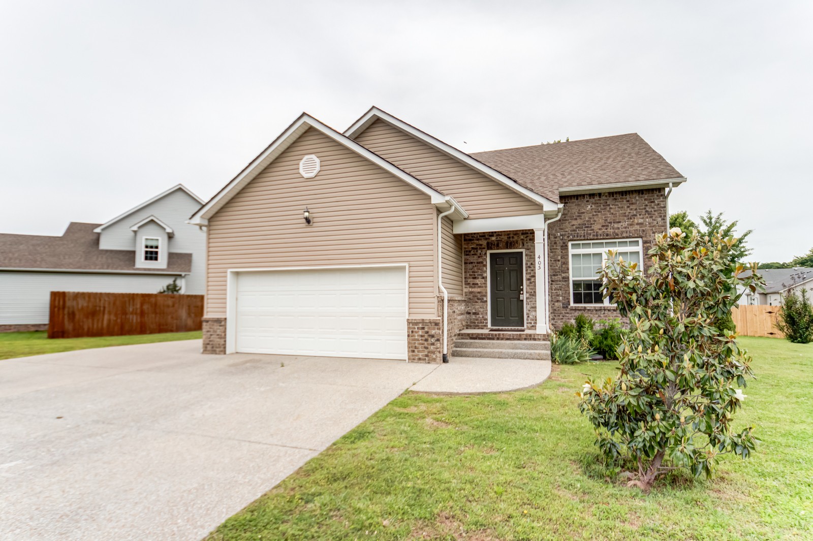 405 W Winterberry Trl