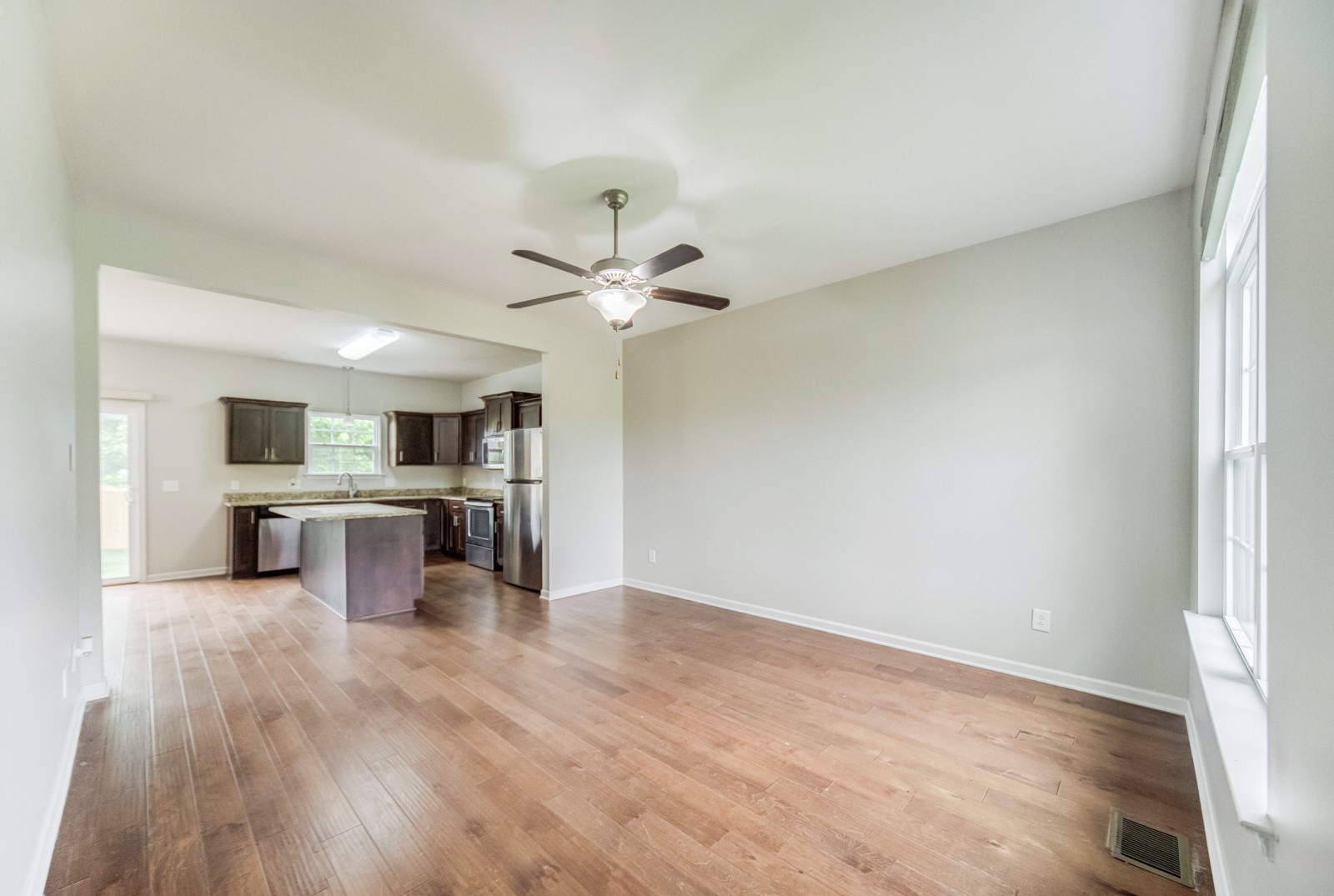 405 W Winterberry Trl