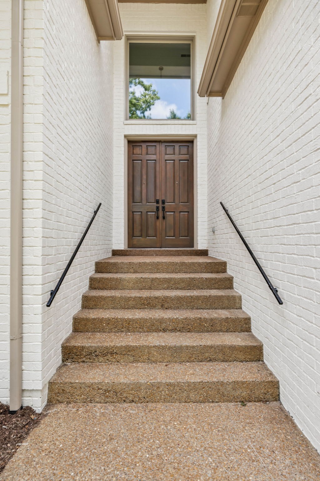1418 Arrowhead Dr