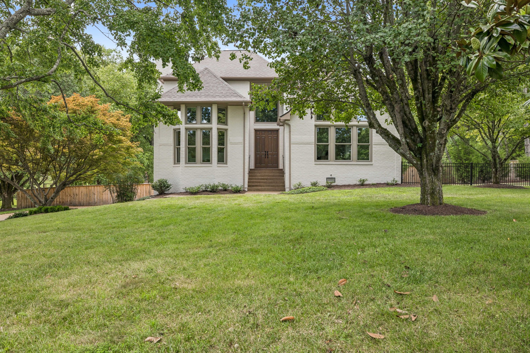 1418 Arrowhead Dr