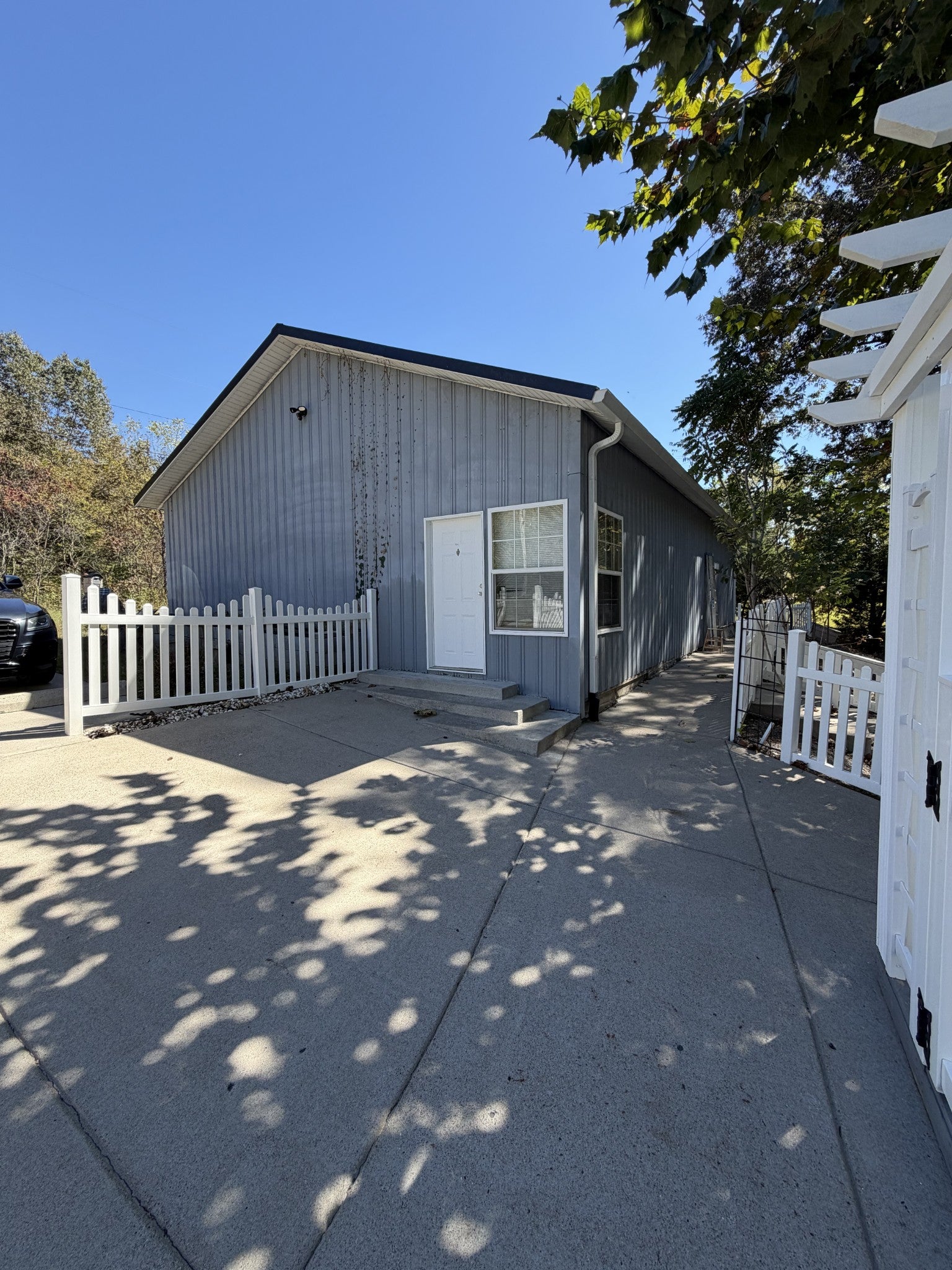 1551 Harrell Ln