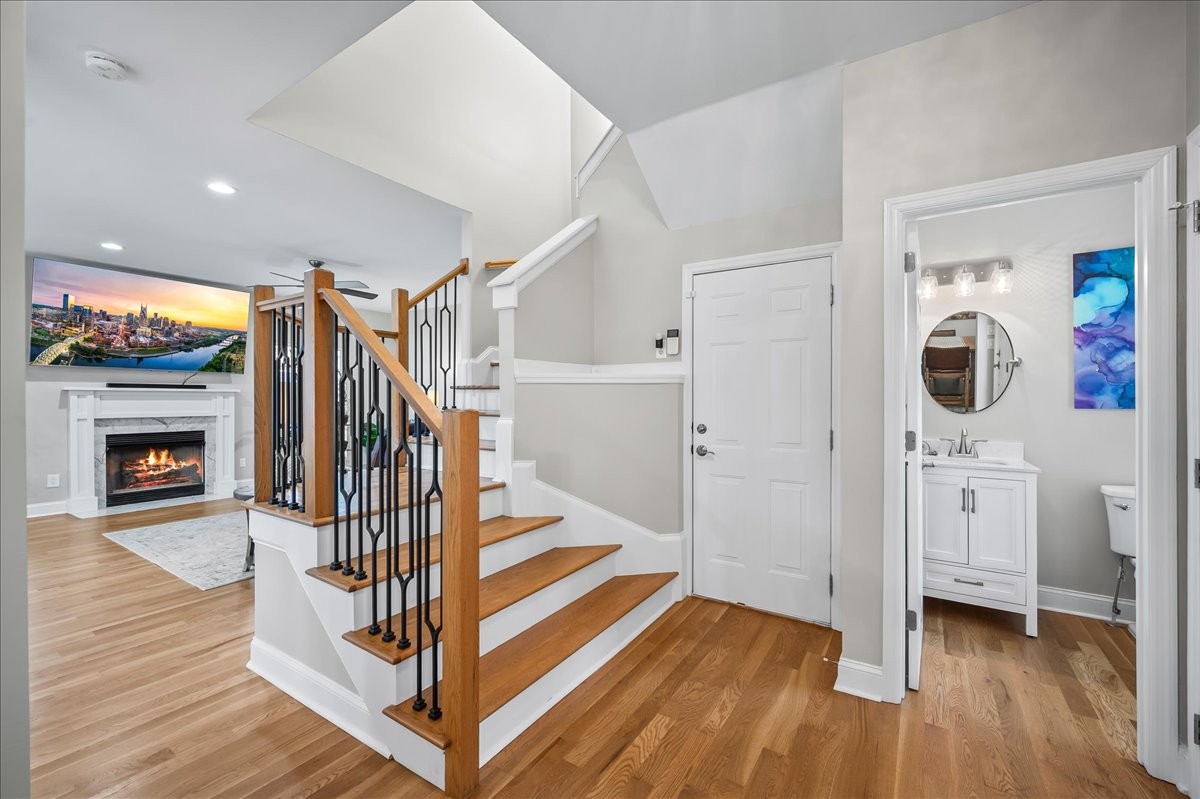 805 Meadow Ridge Ct