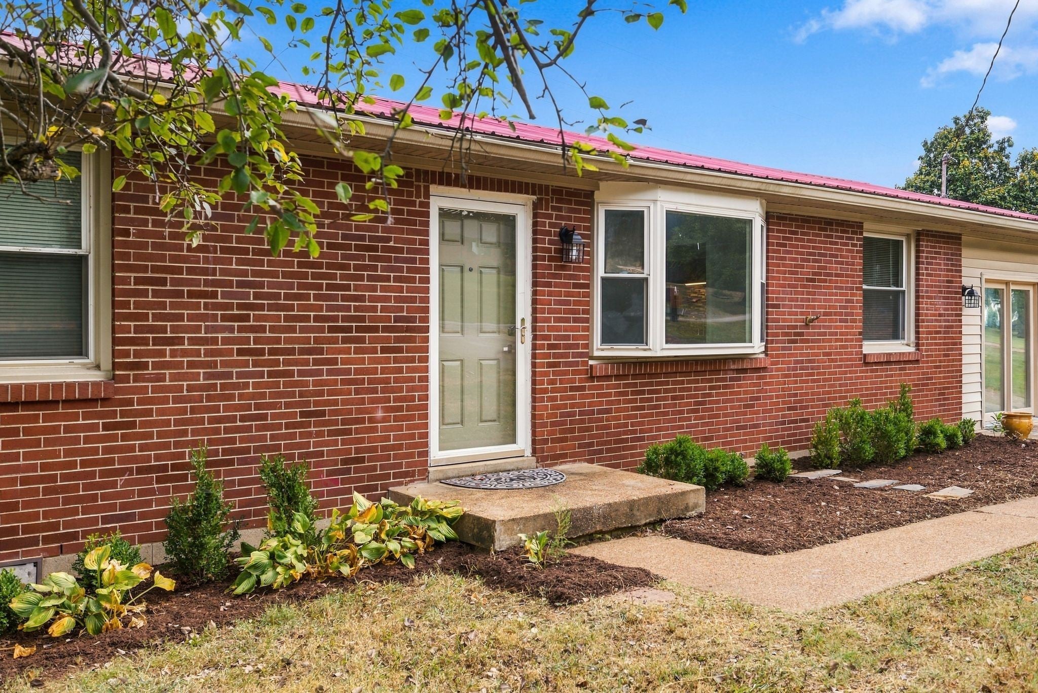 3-bed listing at 2206 Courtney Ave, Nashville