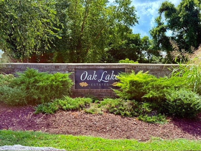 30 Oak Valley Dr