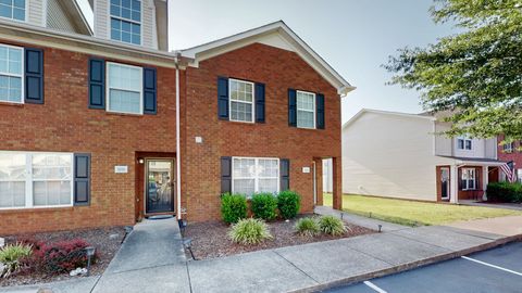 1022 Sitting Bull Xing Murfreesboro TN 37128