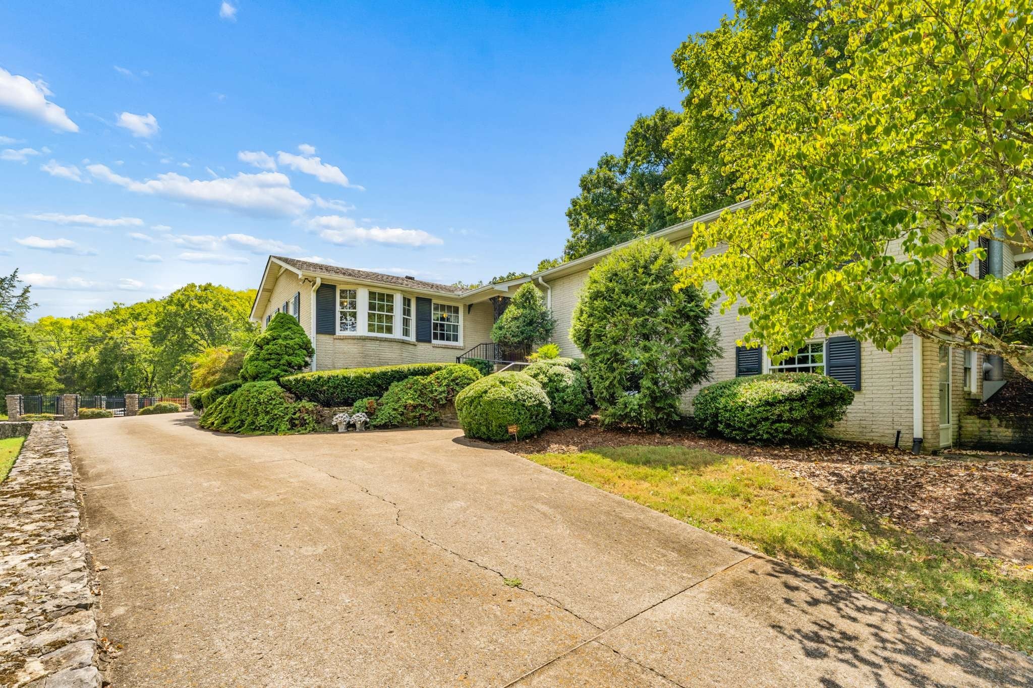 1091 Hidden Valley Rd