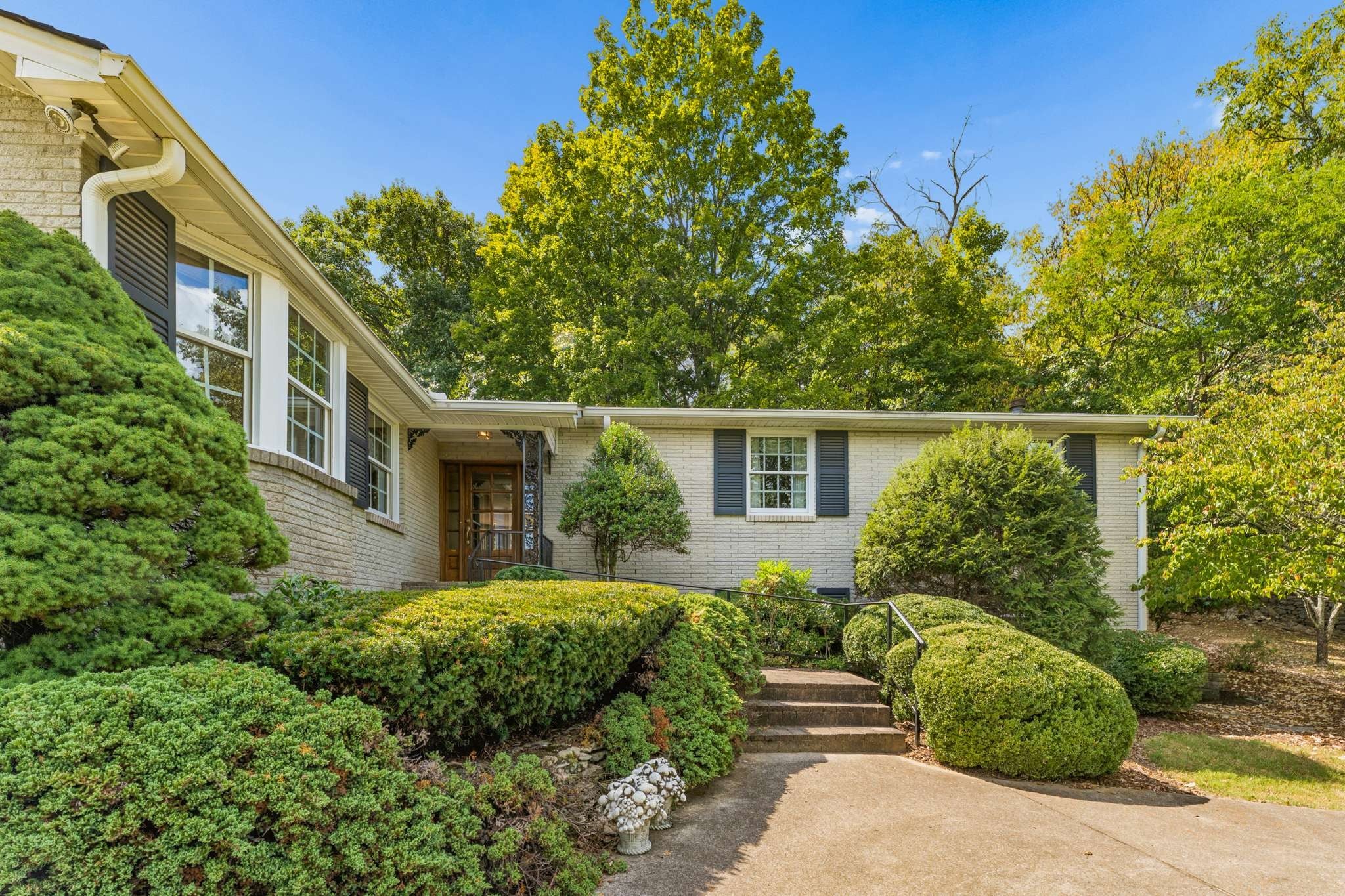 1091 Hidden Valley Rd