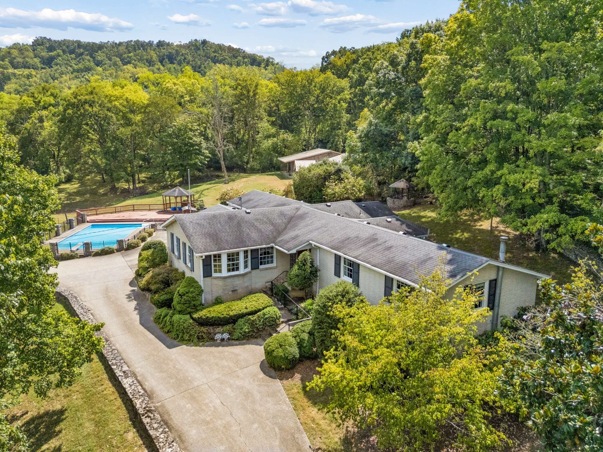 3-bed listing at 1091 Hidden Valley Rd, Brentwood