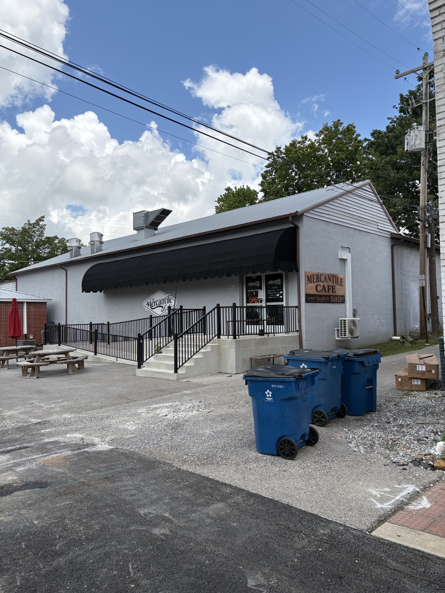 216 N Irwin St