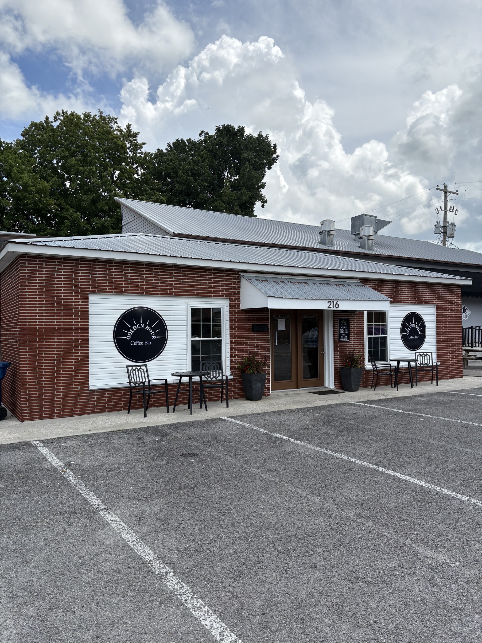 216 N Irwin St