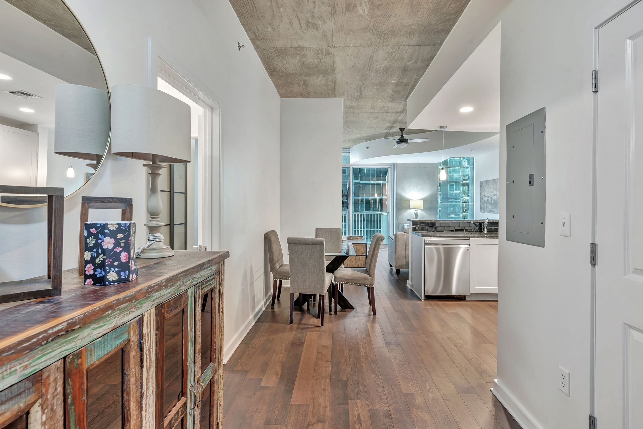 301 Demonbreun St 1120