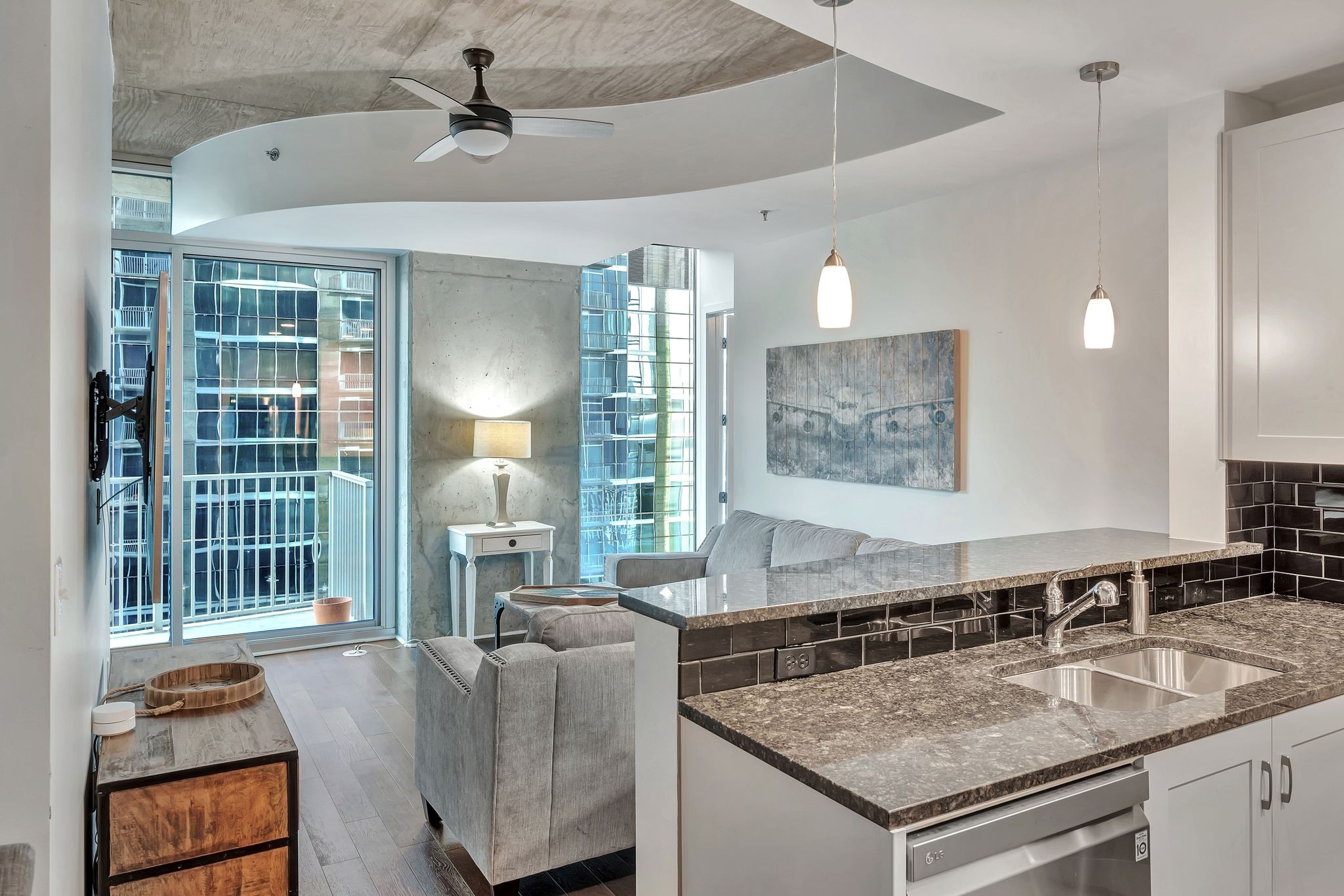 301 Demonbreun St 1120