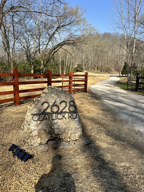 2628 Claylick Rd NE Whites Creek TN 37189