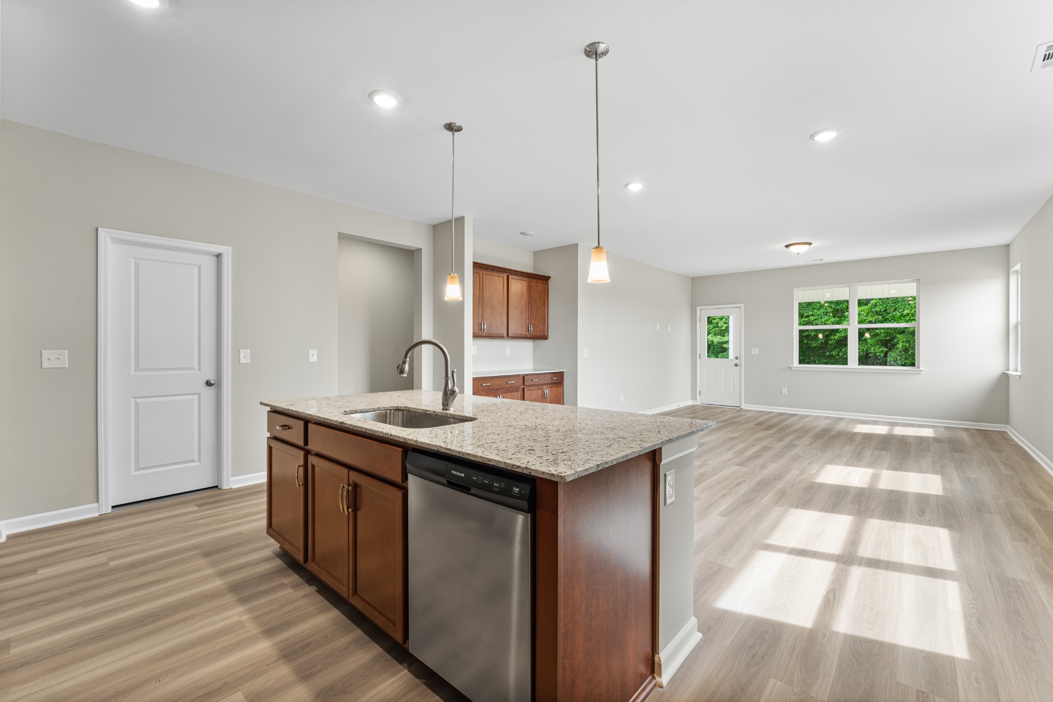 15 Aurora Cir