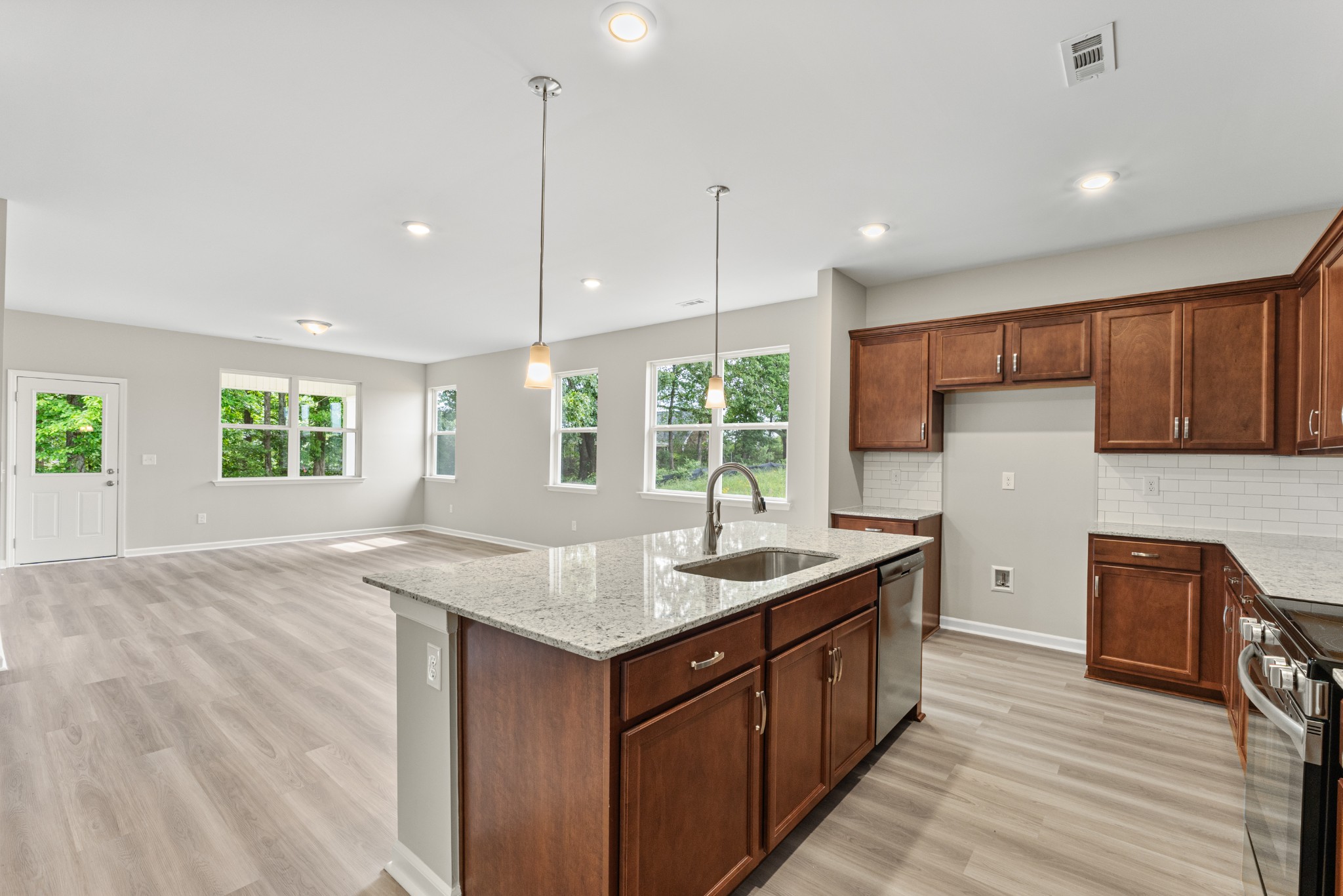 15 Aurora Cir