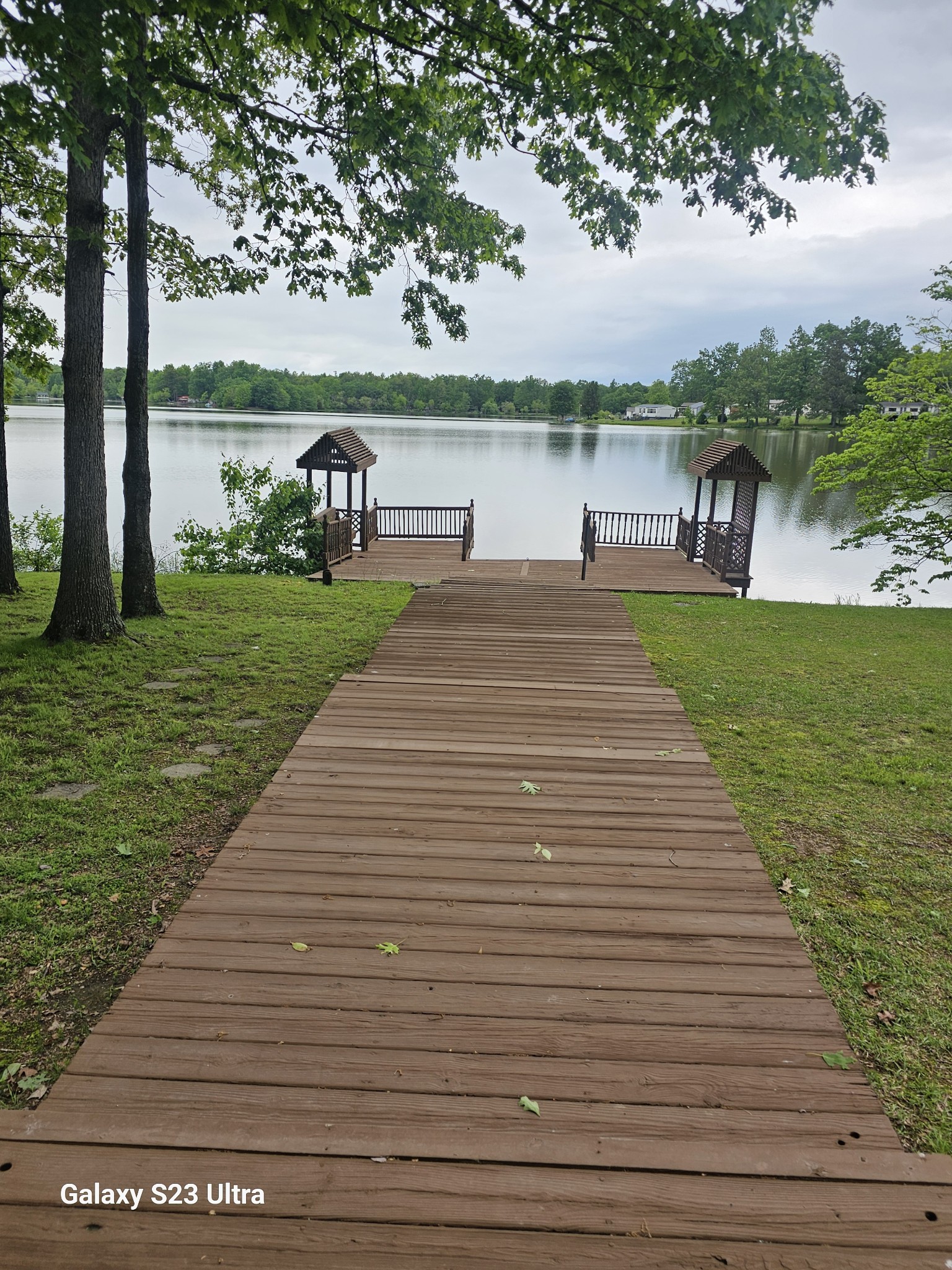 46 Lakeshore Dr