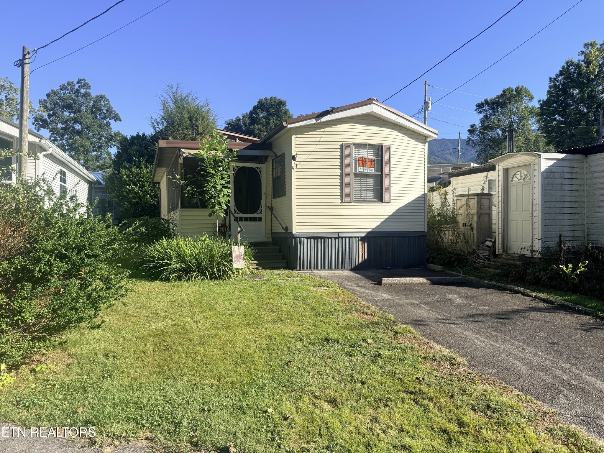 5355 East Pkwy 61