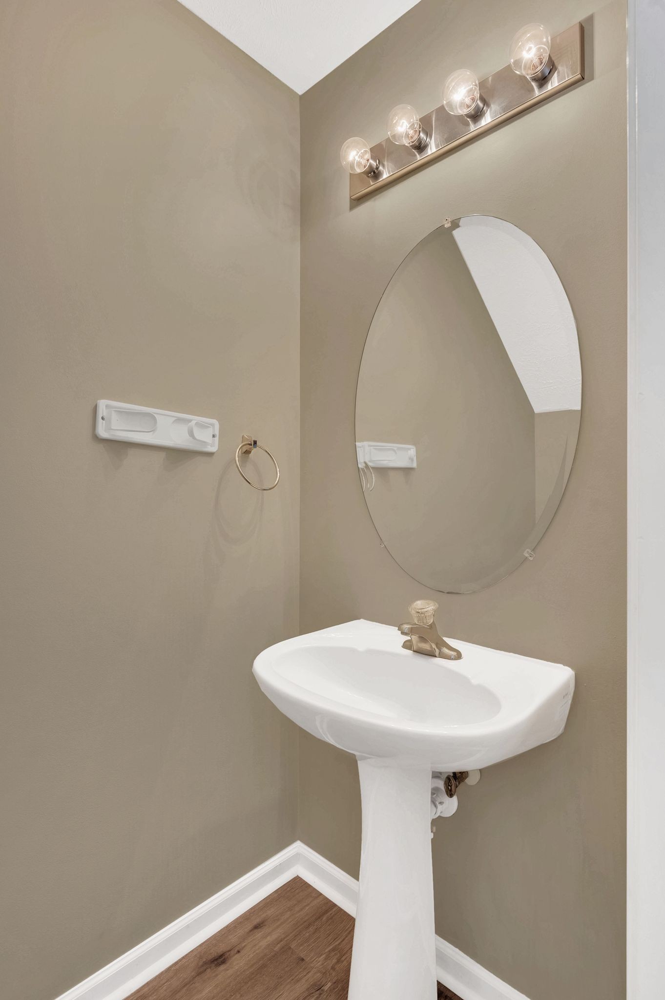 Antioch, Tennessee 37013, United States, 2 Bedrooms Bedrooms, ,3 BathroomsBathrooms,Residential,Coming Soon,172203