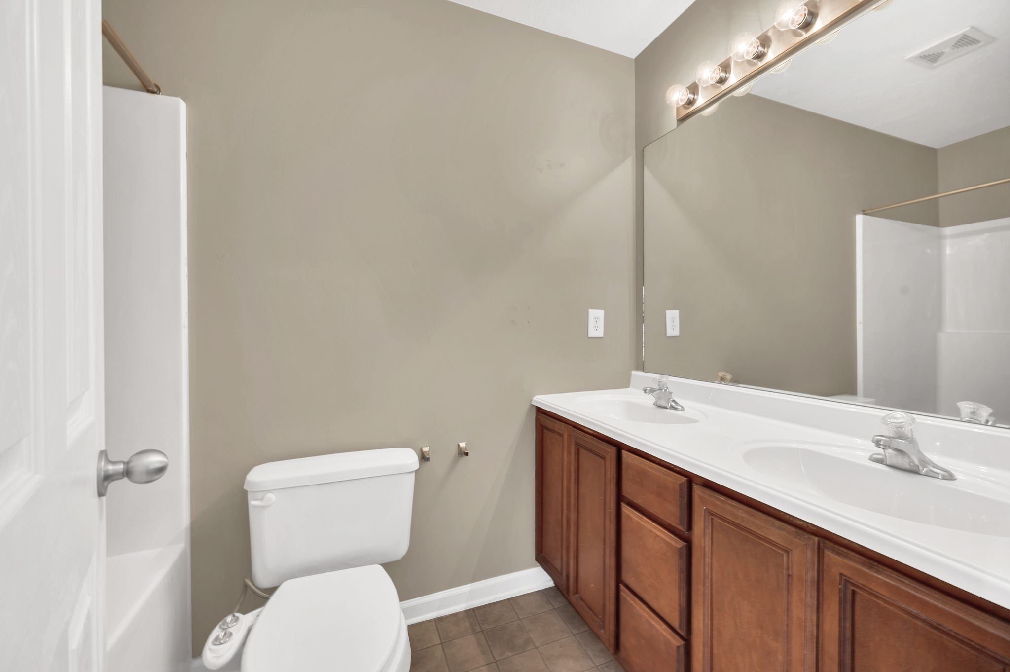 Antioch, Tennessee 37013, United States, 2 Bedrooms Bedrooms, ,3 BathroomsBathrooms,Residential,Coming Soon,172203