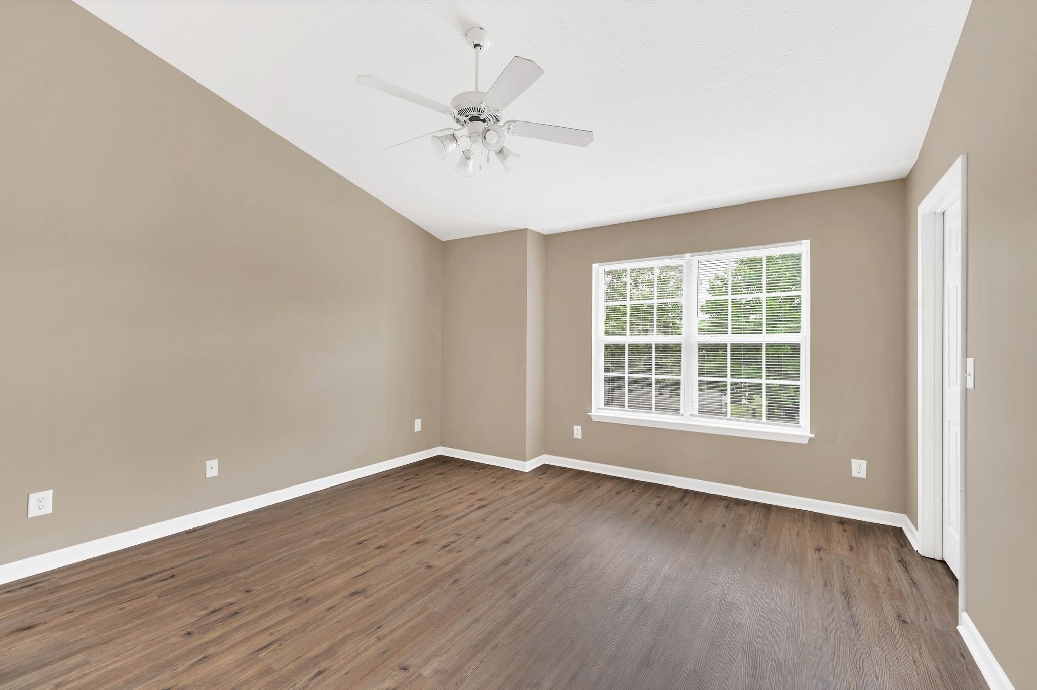 Antioch, Tennessee 37013, United States, 2 Bedrooms Bedrooms, ,3 BathroomsBathrooms,Residential,Coming Soon,172203