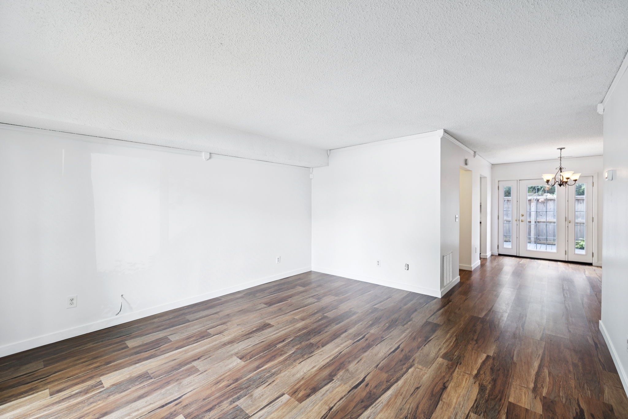 902 Granville Rd