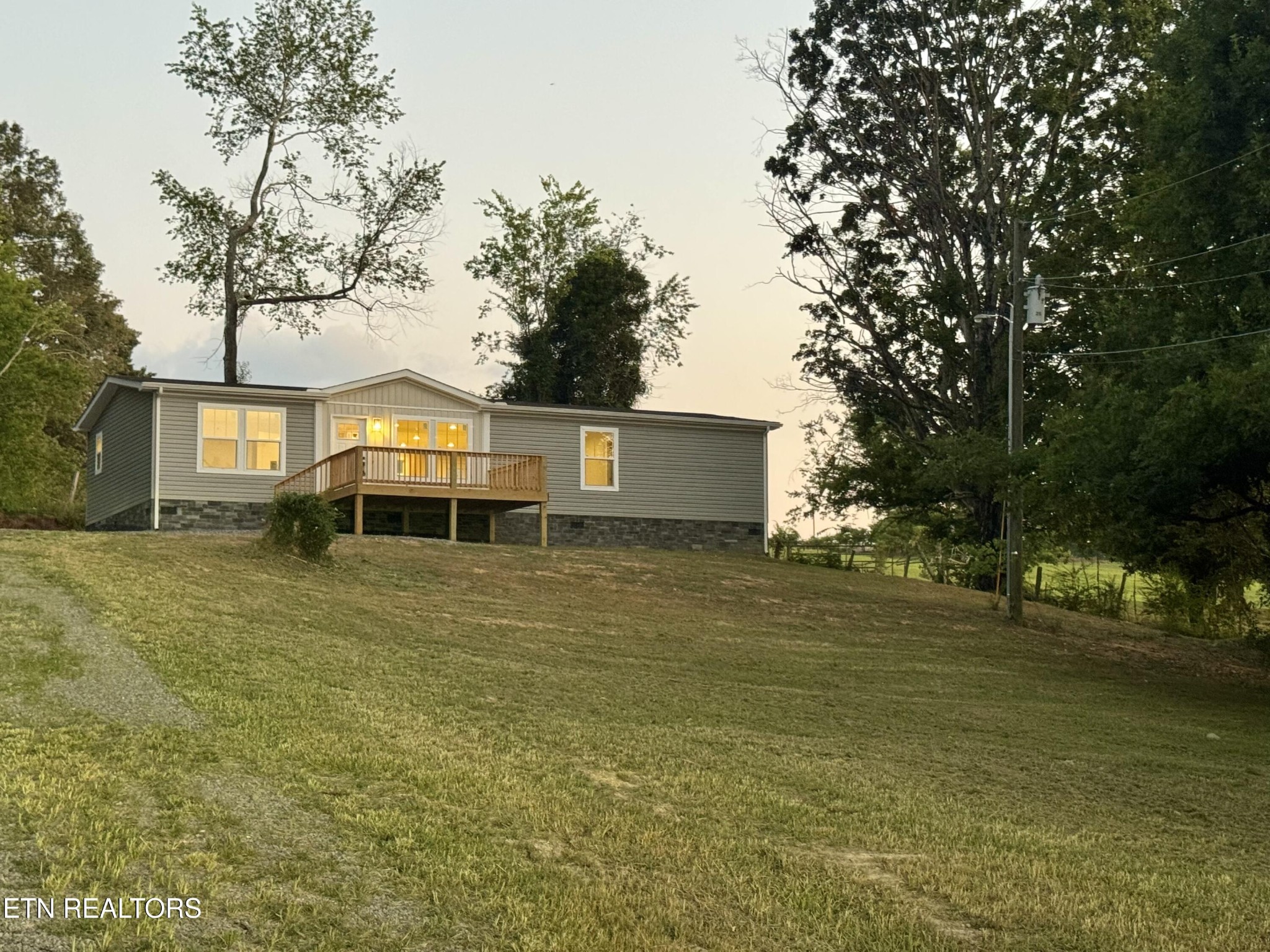 5594 Davis Ferry Rd