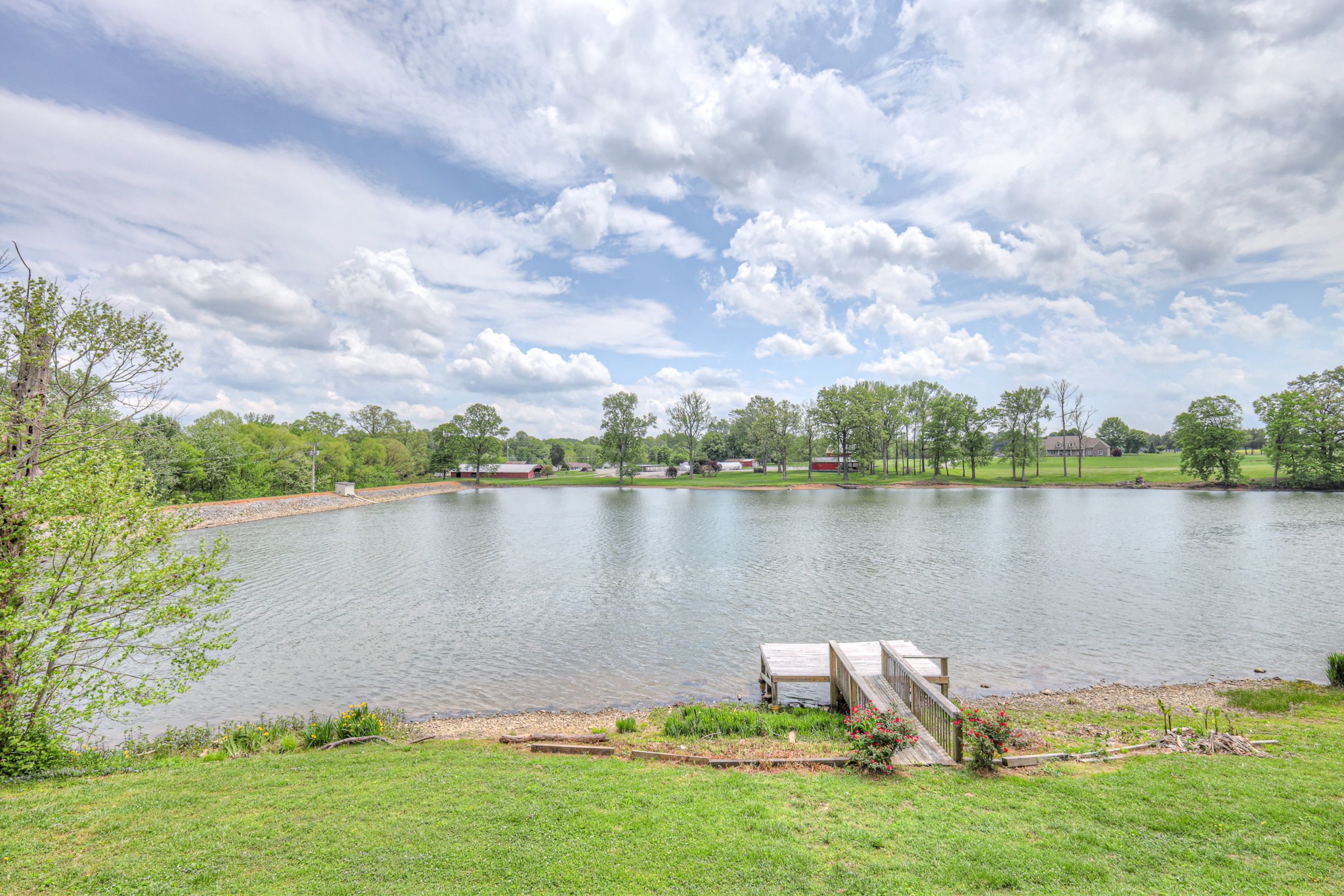 411 Willow Lake Dr