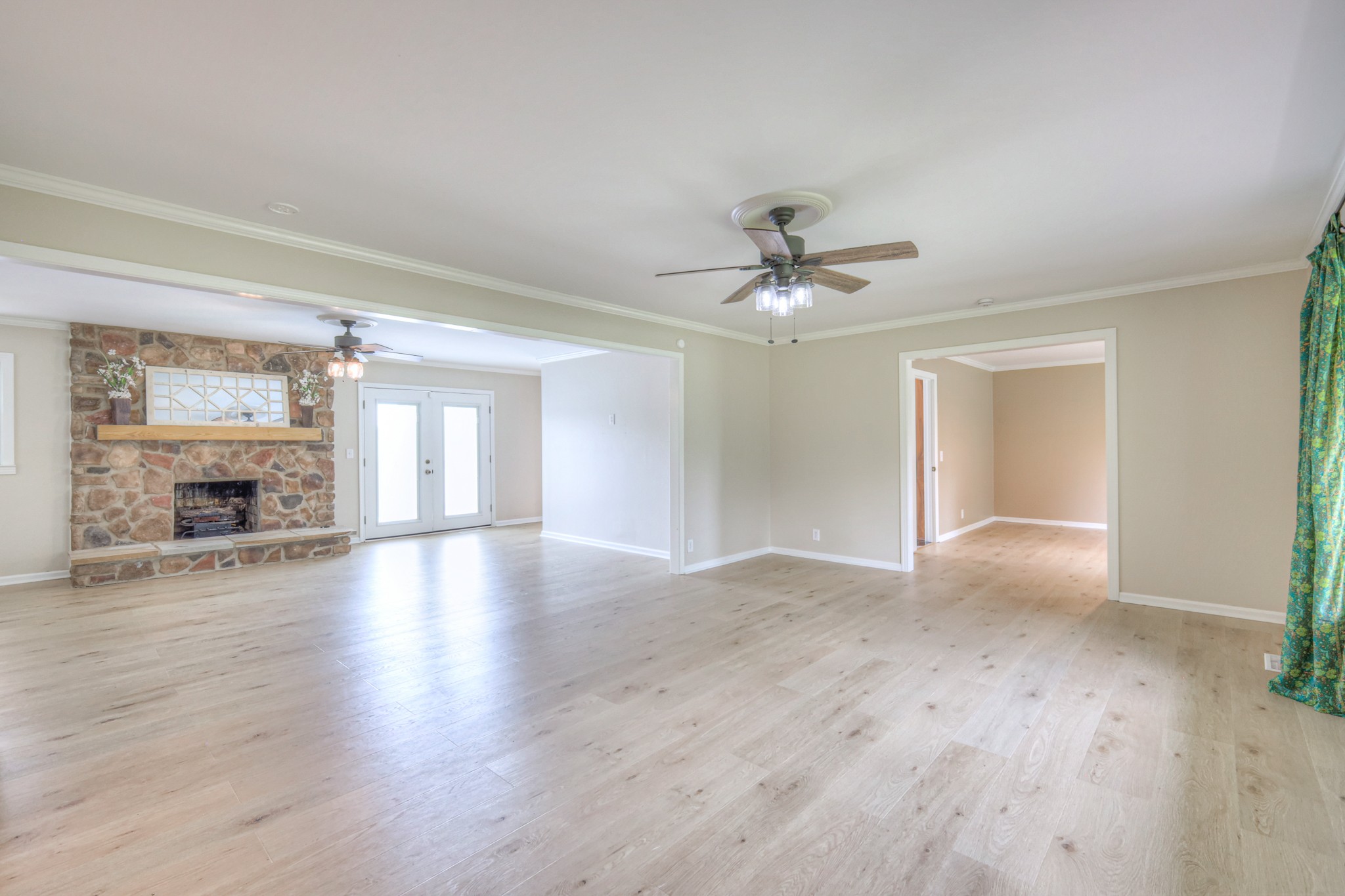 411 Willow Lake Dr
