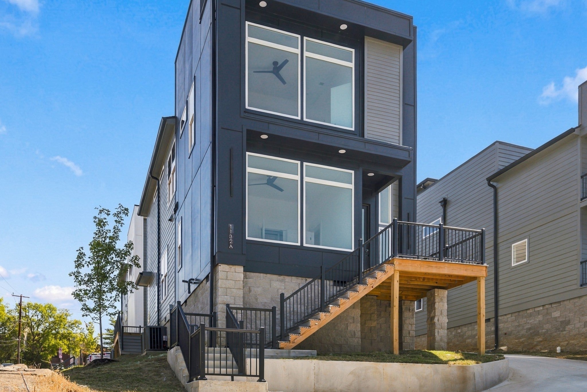 1132A 38th Ave N