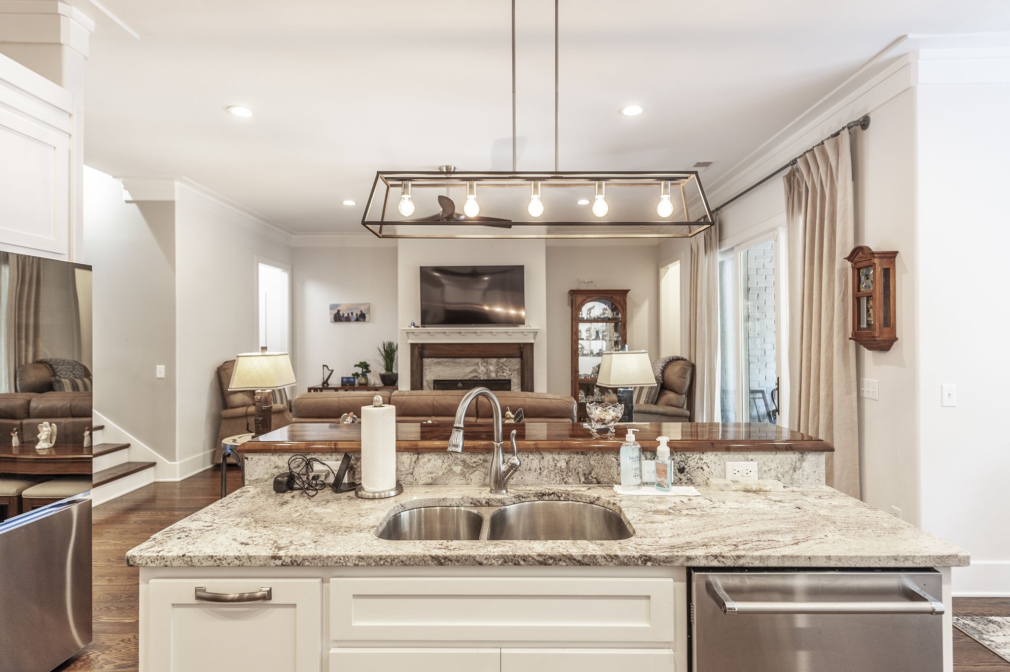 1043 Jarman Pvt Ln