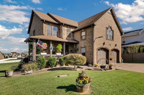1505 Windsong Ct Clarksville TN 37043