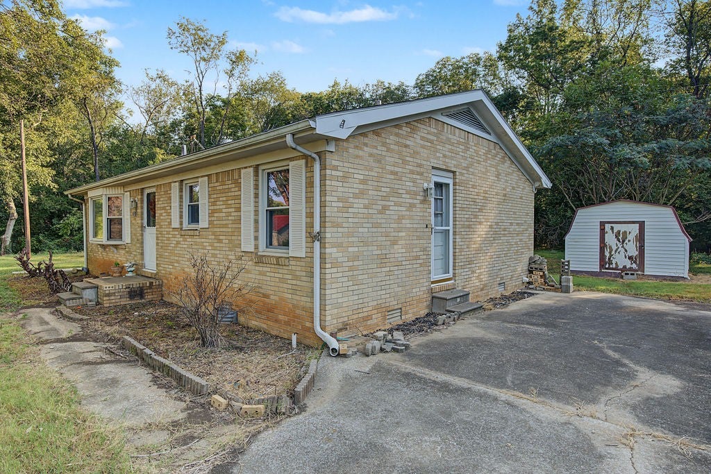 128 School House Rd