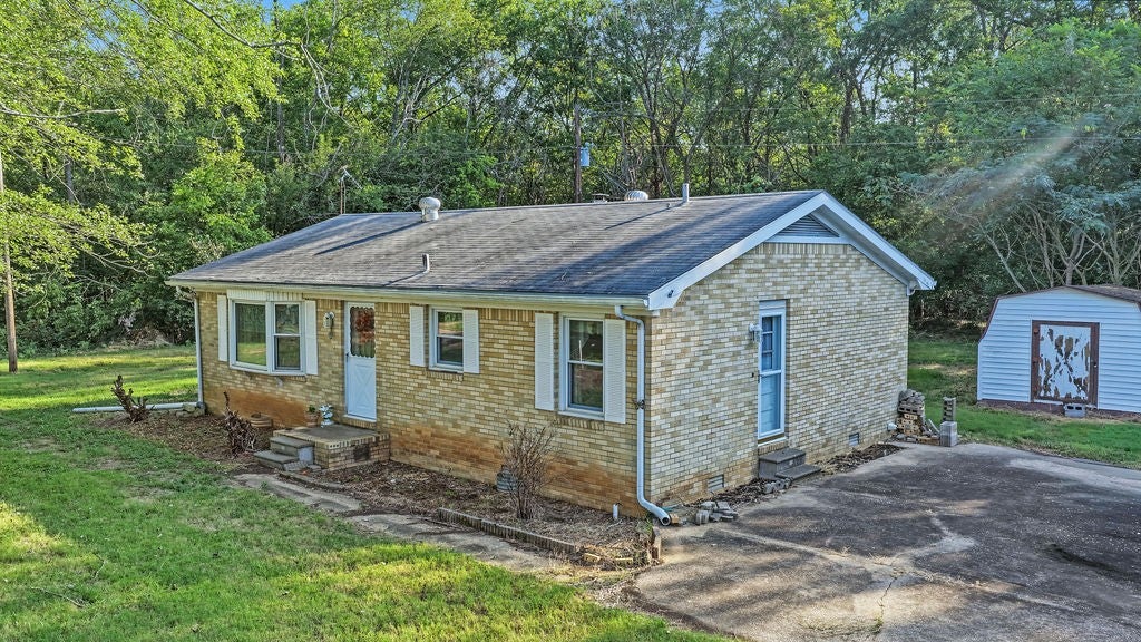 128 School House Rd