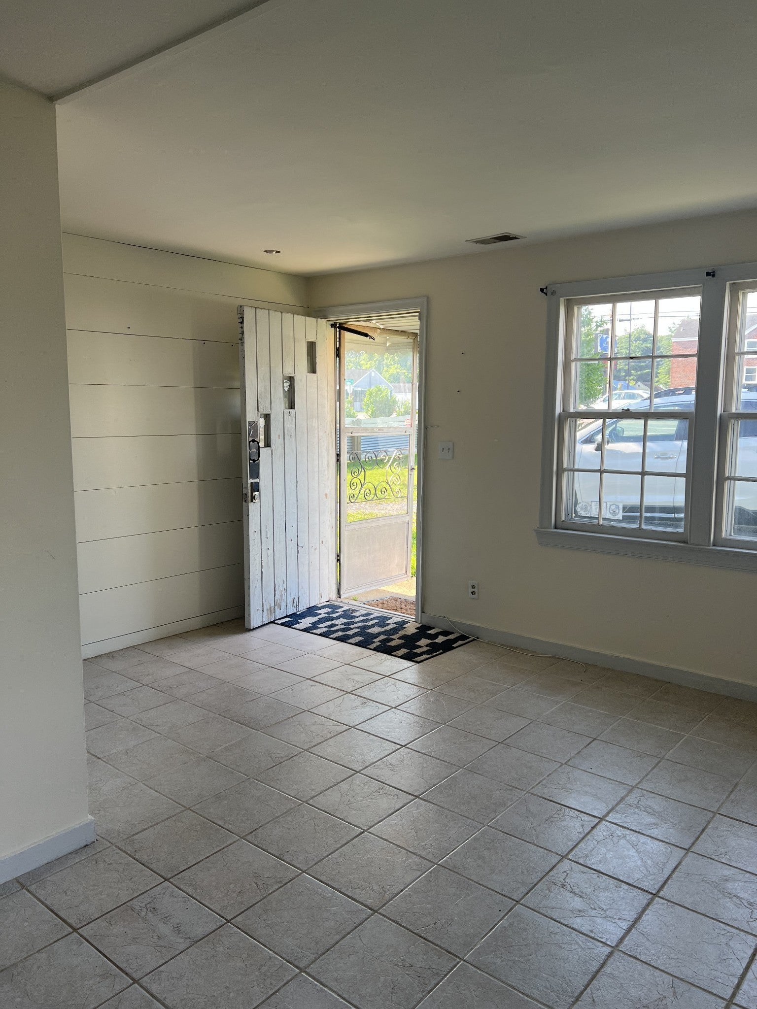 multi-family property for sale in Nashville, TN 37211, 94 Thompson Ln 94 Thompson Ln, Nashville TN 37211 multi-family property, photo 4 of 15