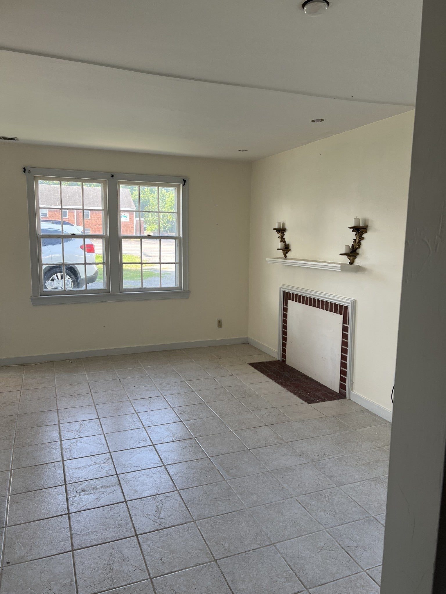 multi-family property for sale in Nashville, TN 37211, 94 Thompson Ln 94 Thompson Ln, Nashville TN 37211 multi-family property, photo 5 of 15
