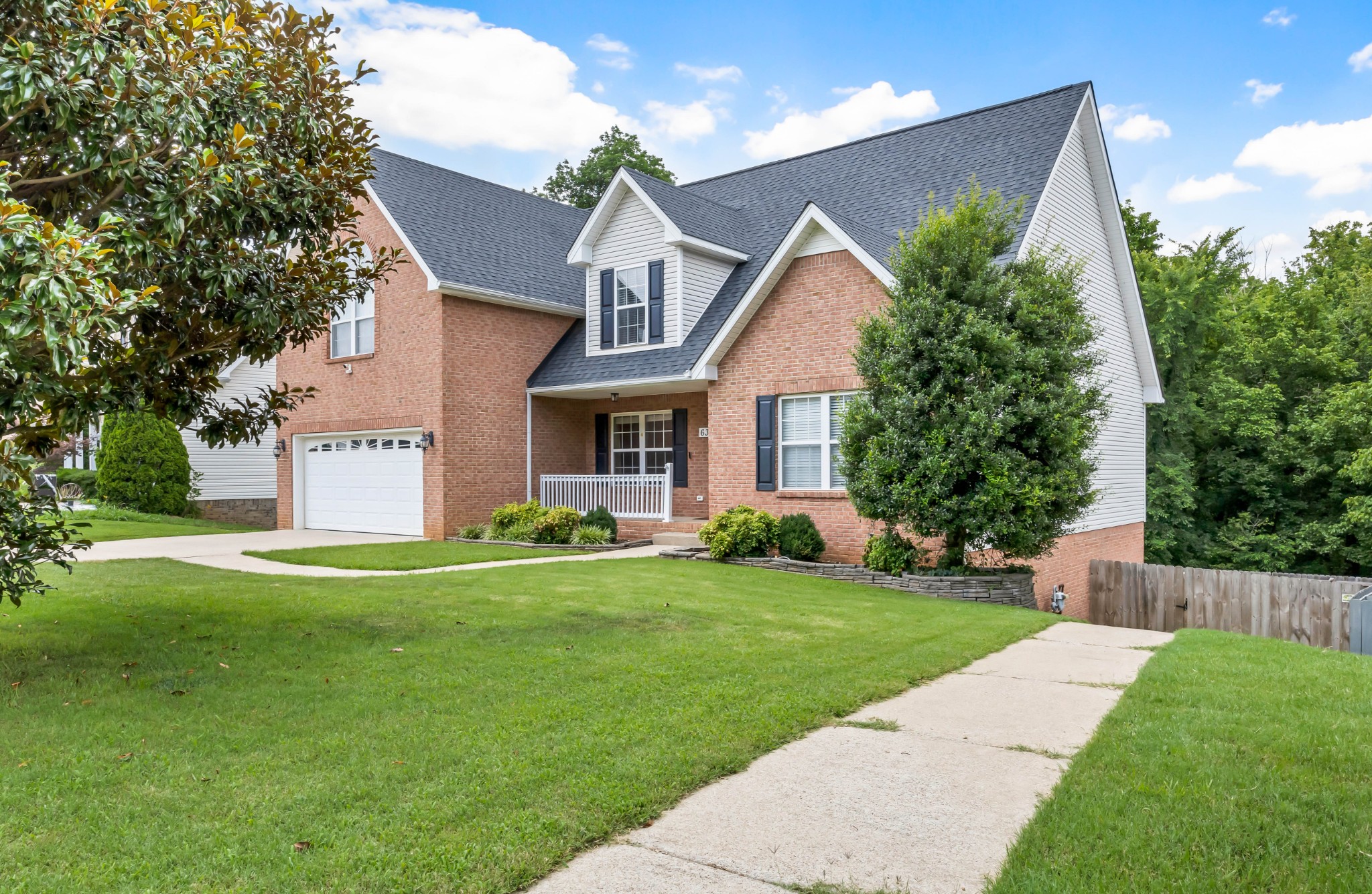 632 Winding Bluff Way