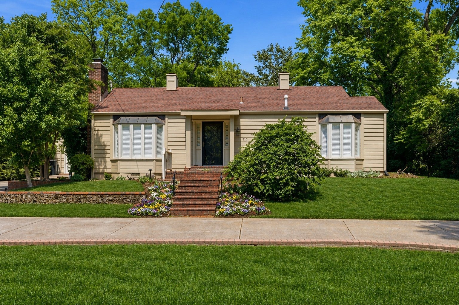 listing at 116 Bellevue Dr S, Nashville